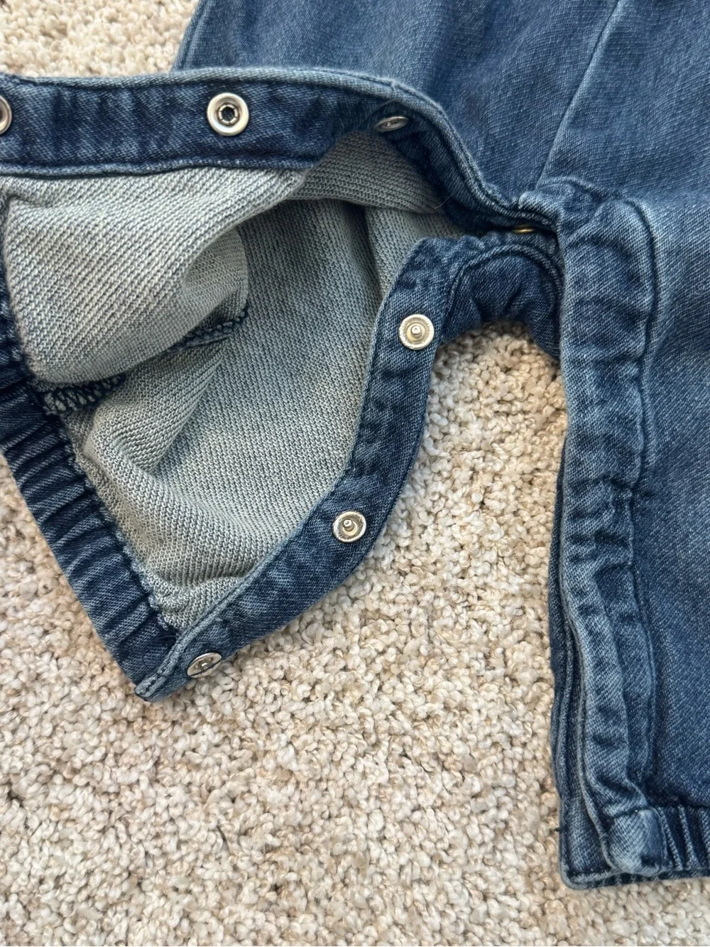 GAP soft cuffs chest